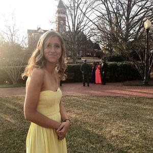 Meet your Posher, Elizabeth